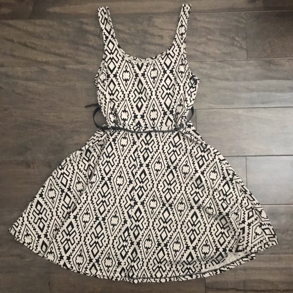 Cream & Black Tribal Patterned A-line Dress - Picture 3 of 3